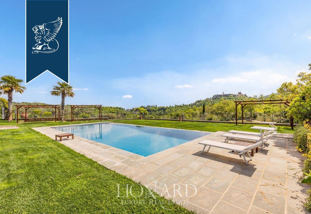 Farm in Arezzo, Italy, 800 m² - picture 8