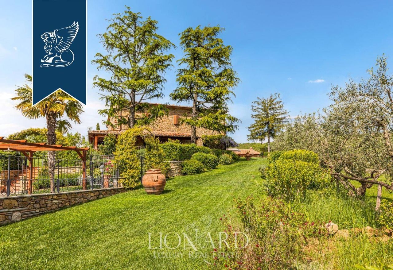 Farm in Arezzo, Italy, 800 m² - picture 10