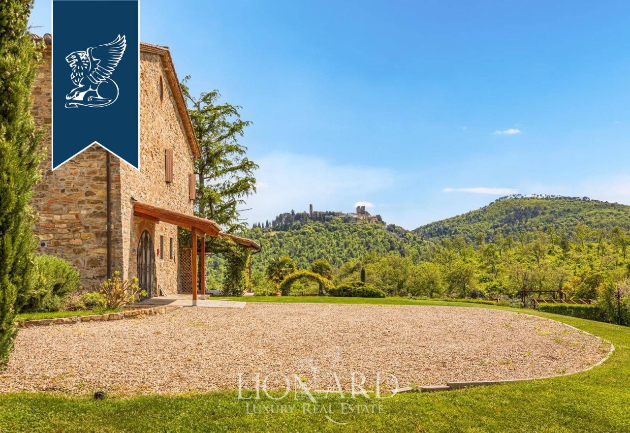 Farm in Arezzo, Italy, 800 m² - picture 12