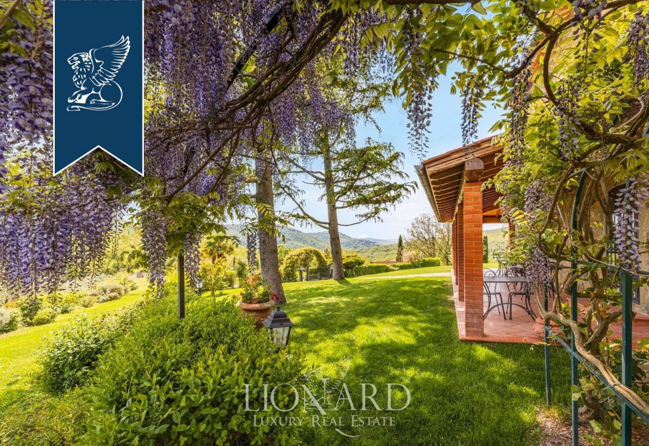 Farm in Arezzo, Italy, 800 m² - picture 13