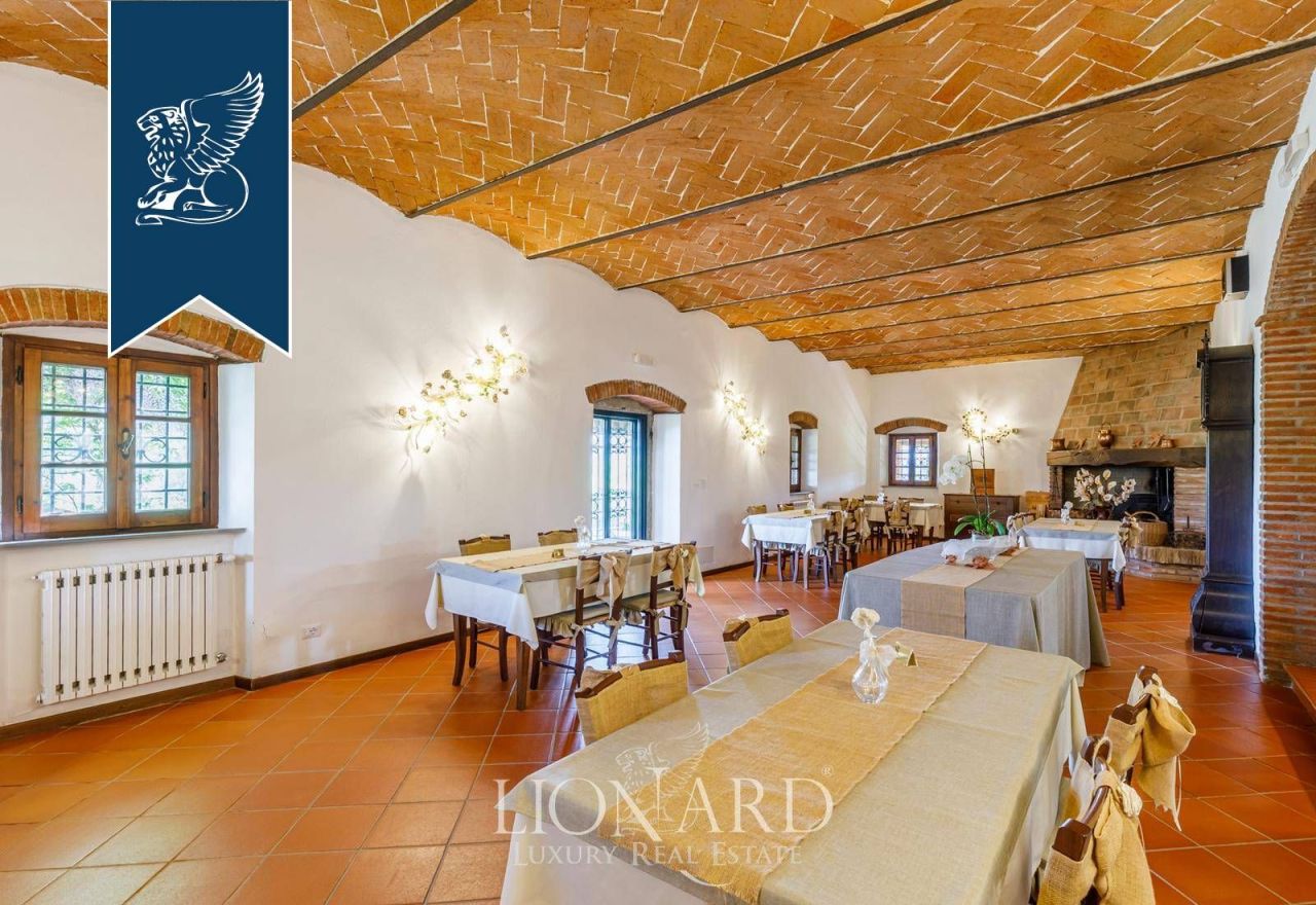 Farm in Arezzo, Italy, 800 m² - picture 19