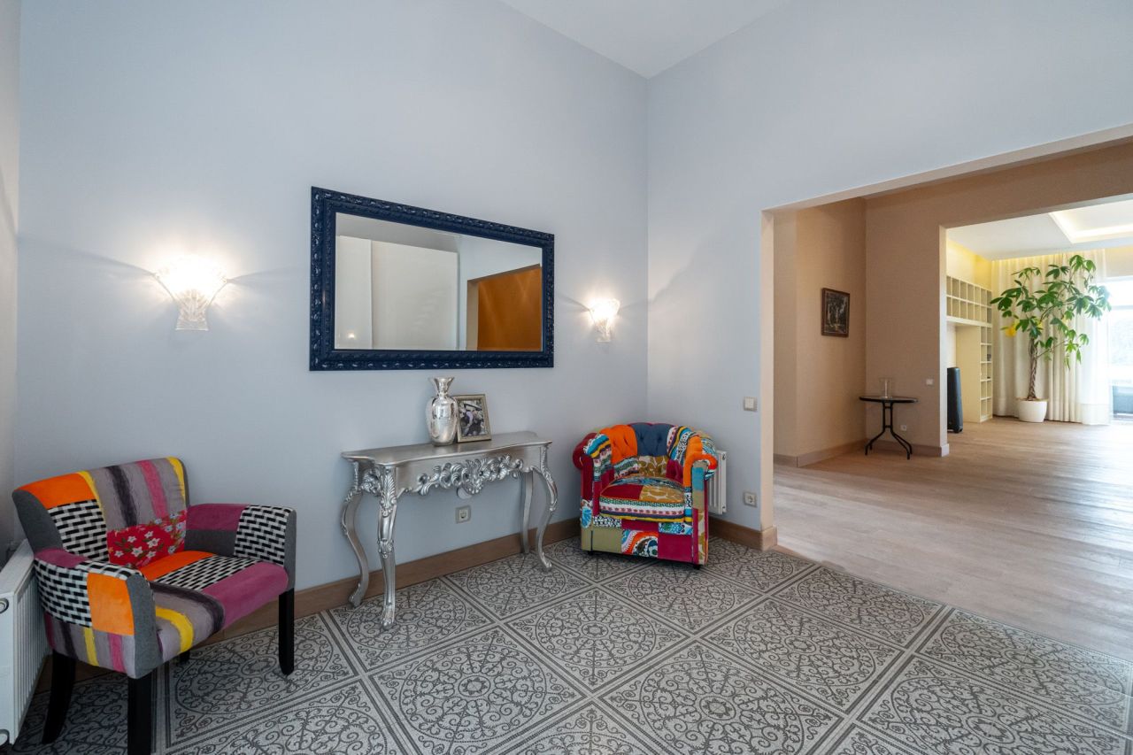 House in Mārupe Municipality, Latvia, 360 m² - picture 3