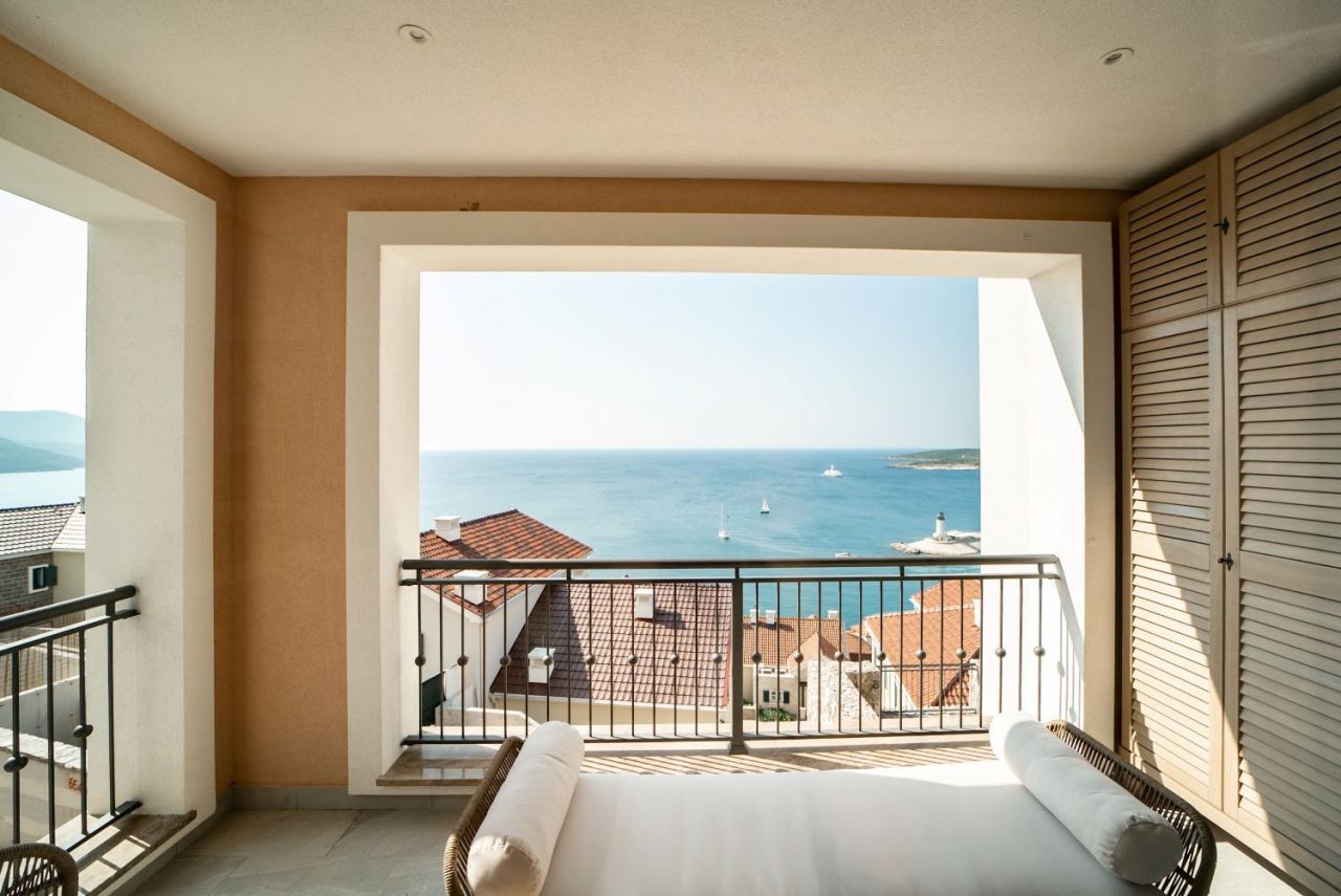 Apartment on Lustica peninsula, Montenegro, 77 m² - picture 1