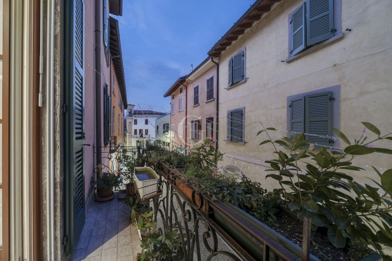Apartment by Lake Iseo, Italy, 90 m² - picture 1