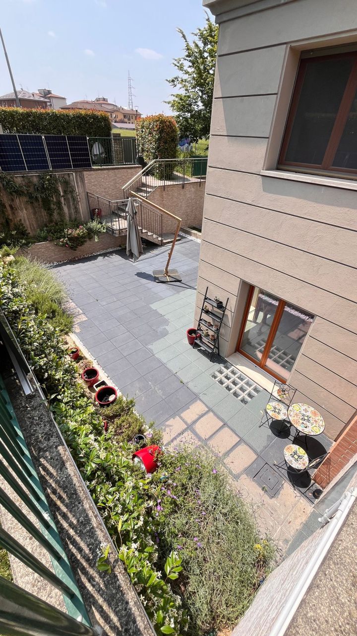 Apartamento en provincia de Monza y Brianza, Italia, 220 m² - imagen 2