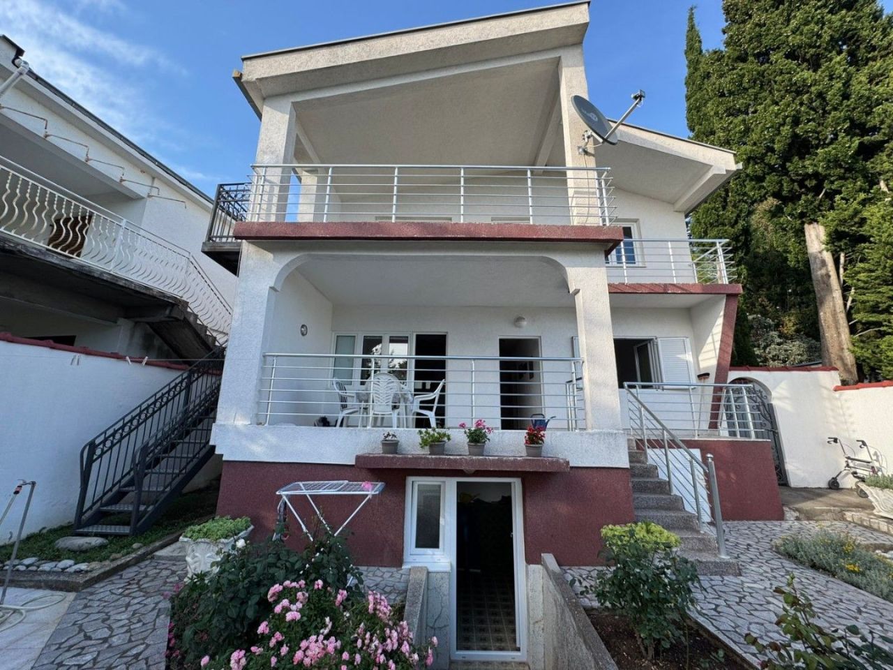 Haus in Sutomore, Montenegro, 89 m² - Foto 1