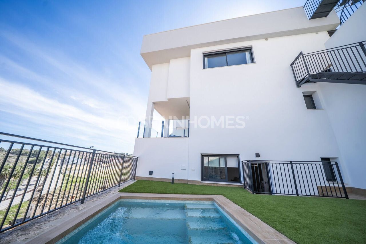 Villa in Algorfa, Spain, 238 m² - picture 1