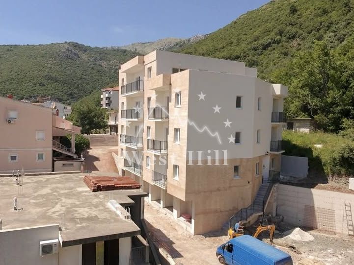 Apartamento en Petrovac, Montenegro, 55 m² - imagen 1