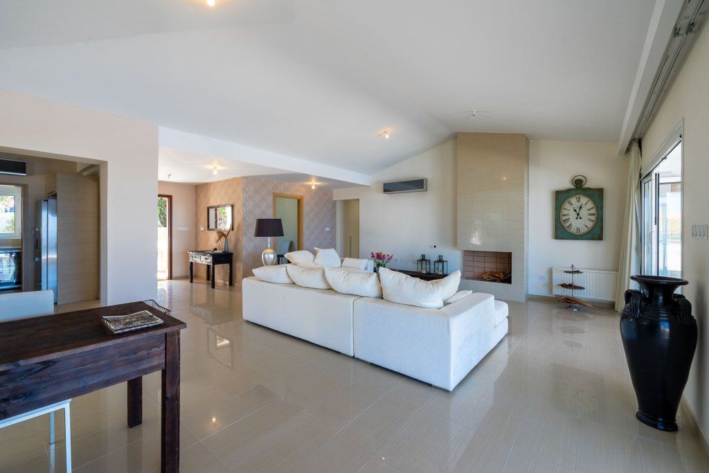 Flat in Paphos, Cyprus, 200 m² - picture 2