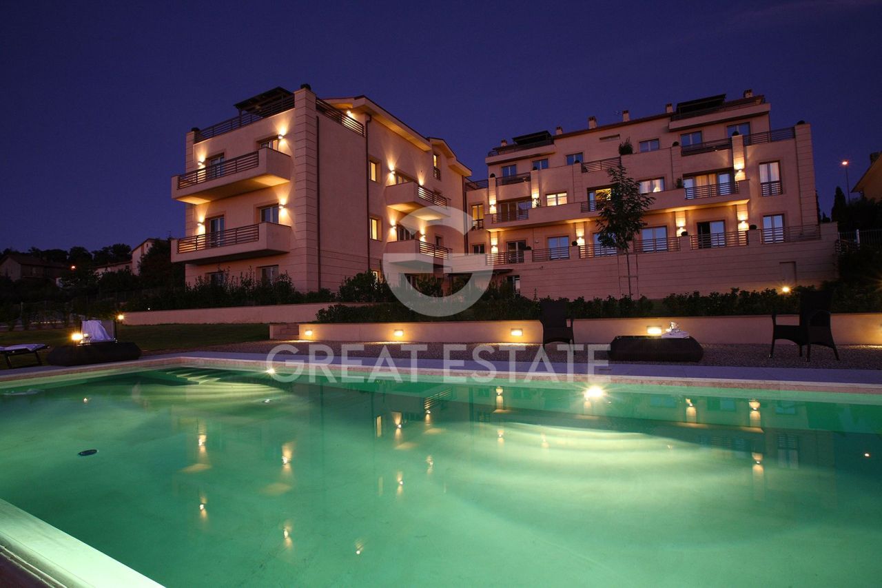 Appartement San Casciano dei Bagni, Italie, 122.6 m² - image 1