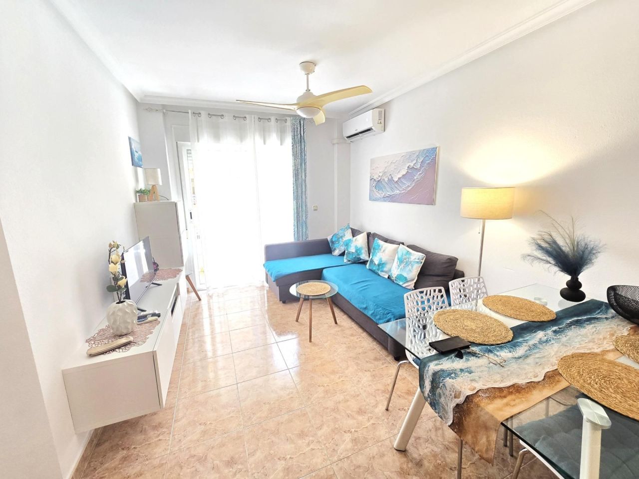 Appartement à Torrevieja, Espagne, 72 m² - image 1