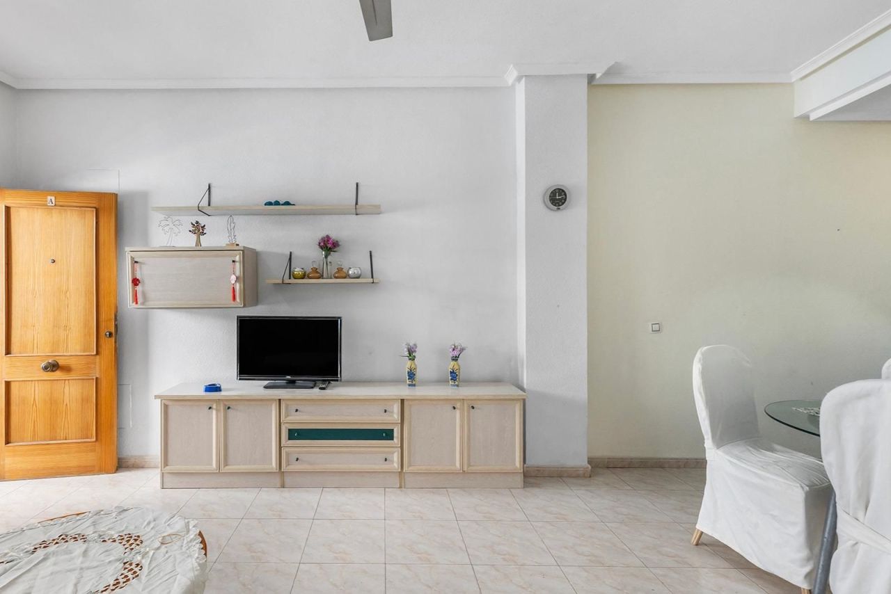 Piso en Torrevieja, España, 71 m² - imagen 3