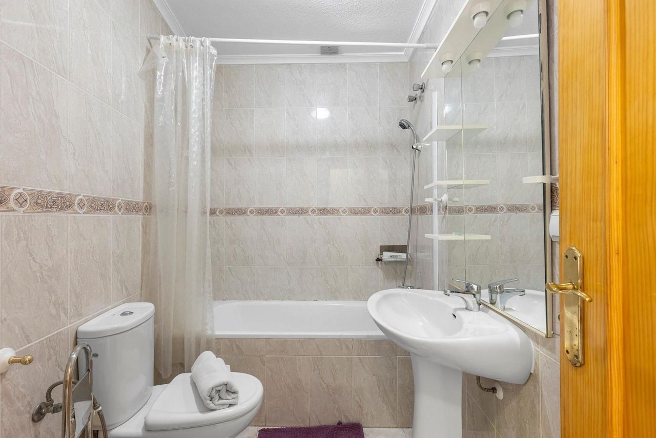 Piso en Torrevieja, España, 71 m² - imagen 10