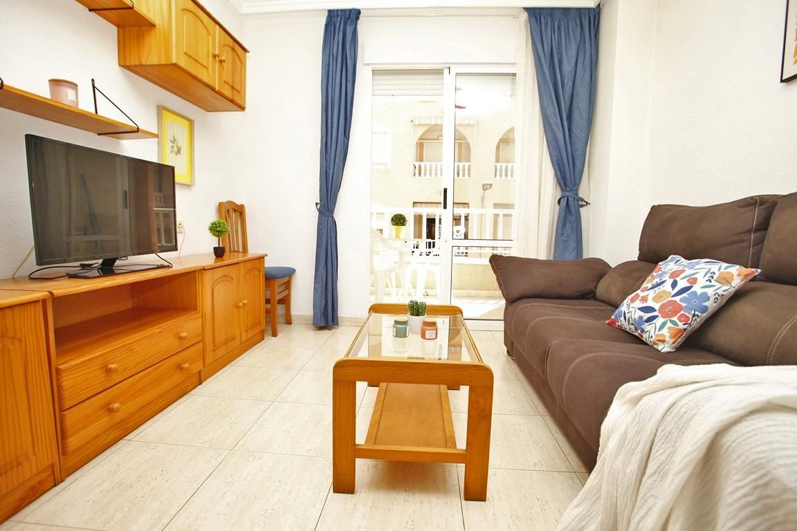 Piso en Torrevieja, España, 65 m² - imagen 1