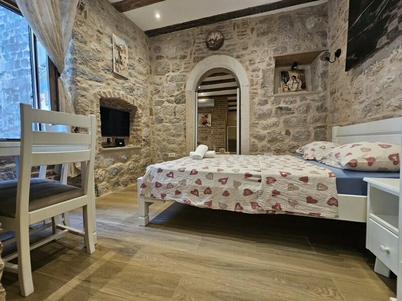 Flat in Kotor, Montenegro, 16 m² - picture 1