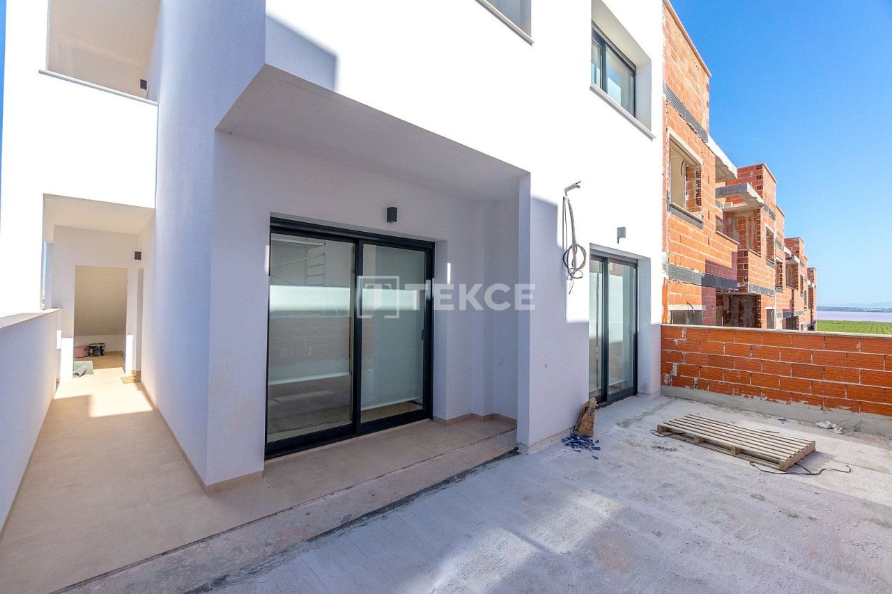 Penthouse in Torrevieja, Spain, 74 m² - picture 1