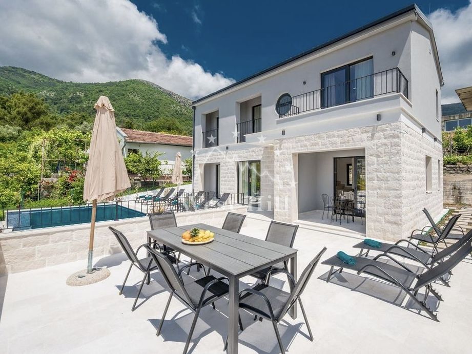 Maison Mrcevac, Monténégro, 250 m² - image 1