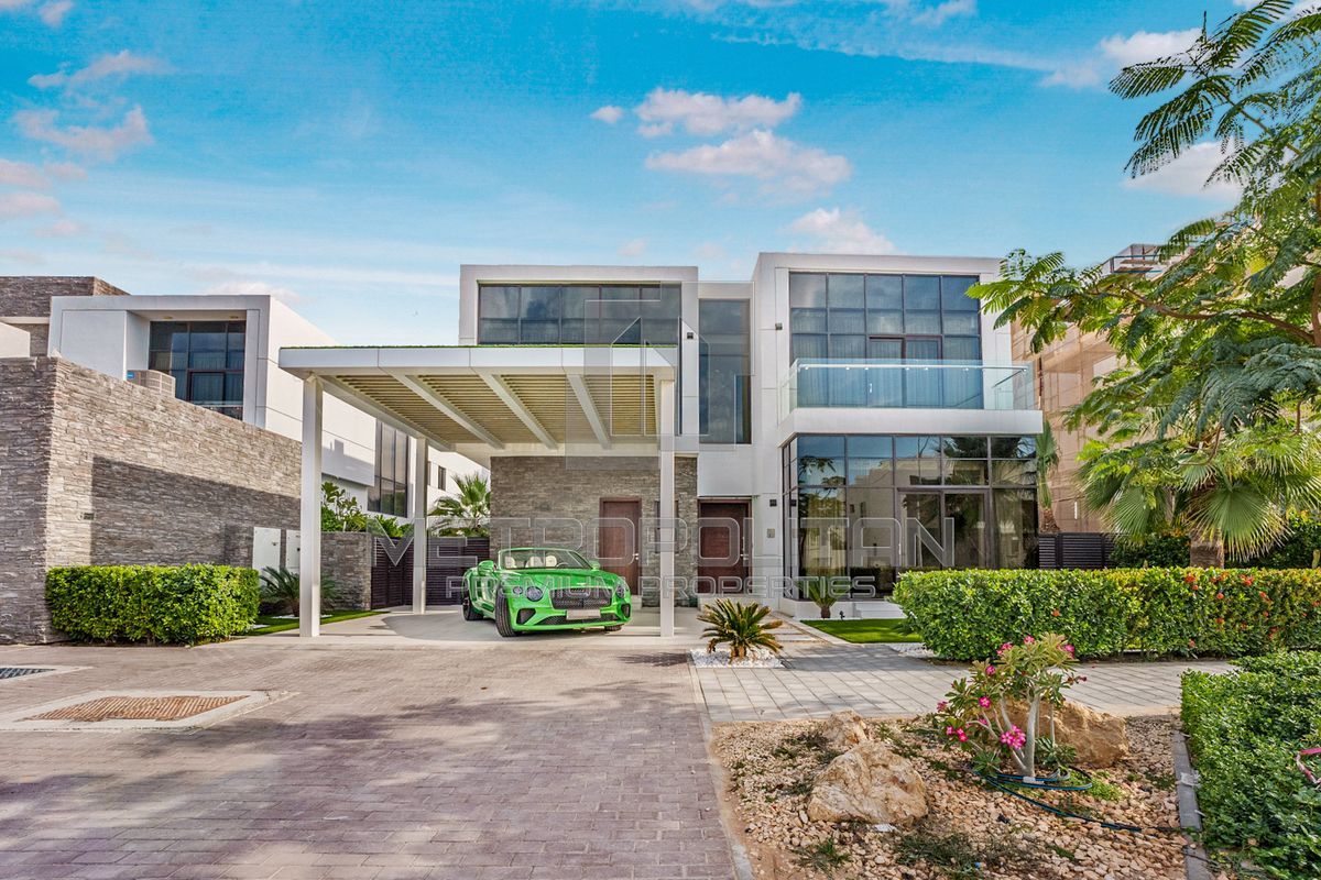 Villa in Dubai, UAE, 683 m² - picture 1