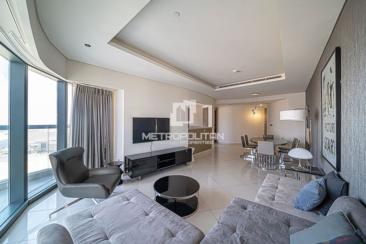 Apartment in Dubai, UAE, 162 m² - picture 1