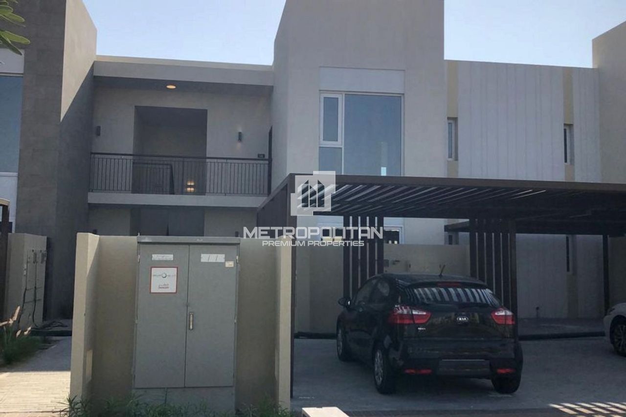 Townhouse in Dubai, UAE, 112 m² - picture 1