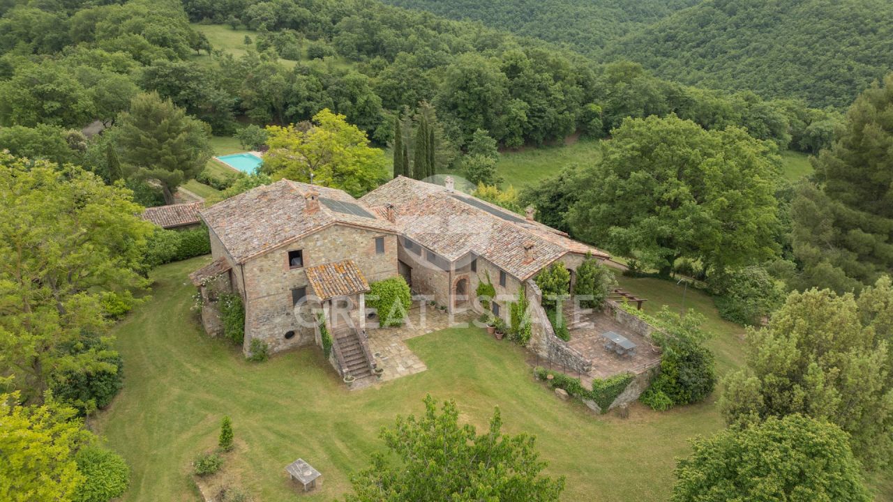 Casa en San Venanzo, Italia, 798.35 m² - imagen 1