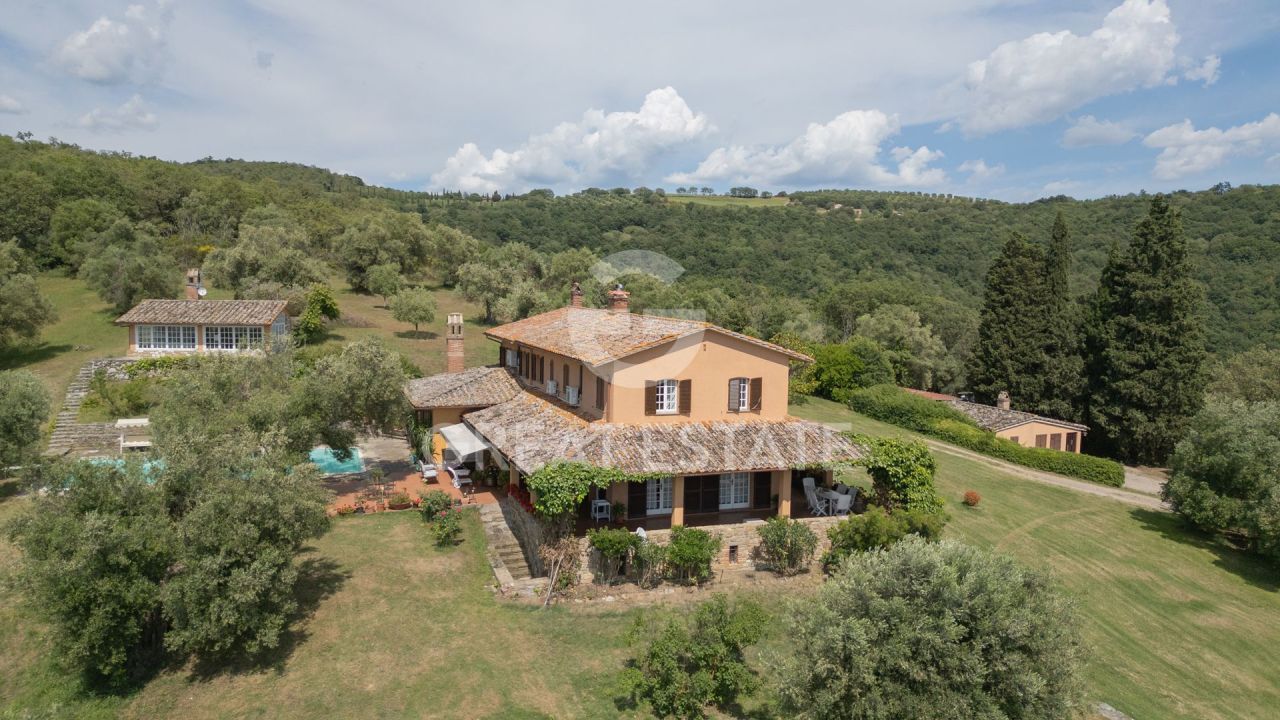 House in Magione, Italy, 438.15 m² - picture 5