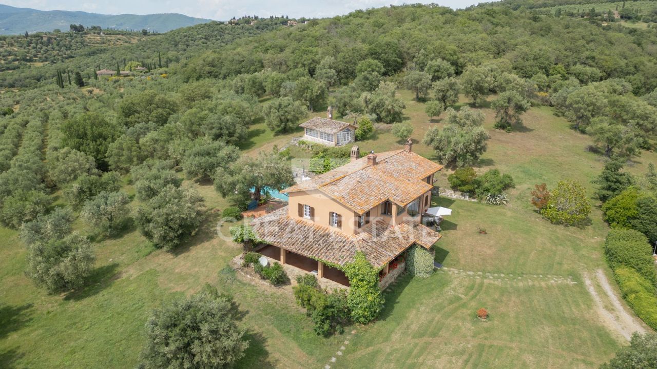 House in Magione, Italy, 438.15 m² - picture 8