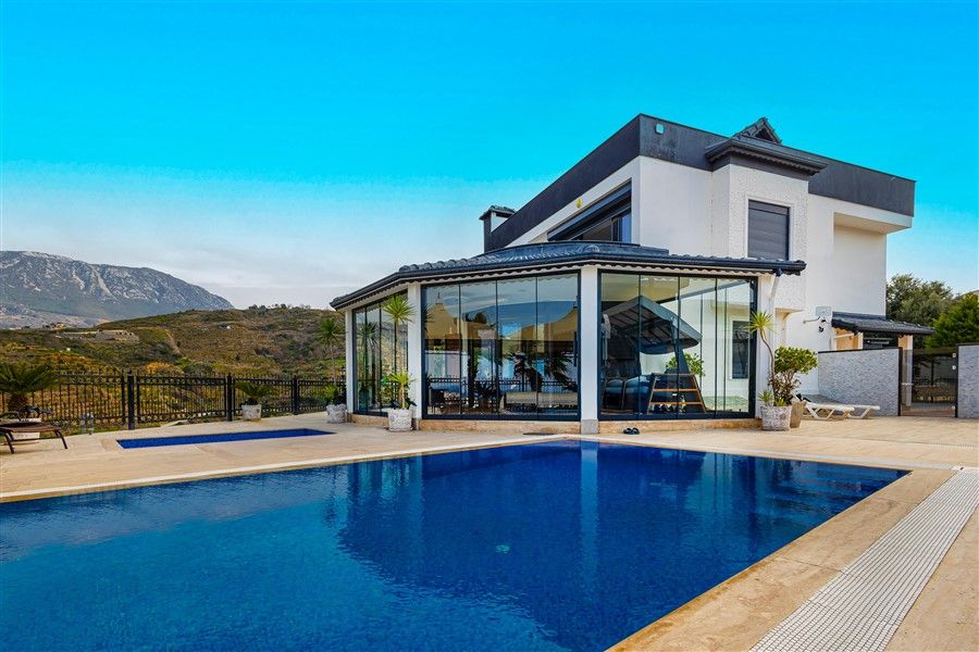 Villa à Alanya, Turquie, 400 m² - image 1