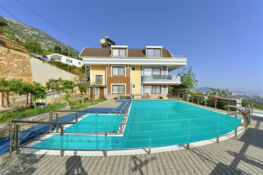 Villa in Kestel, Türkei, 500 m² - Foto 1