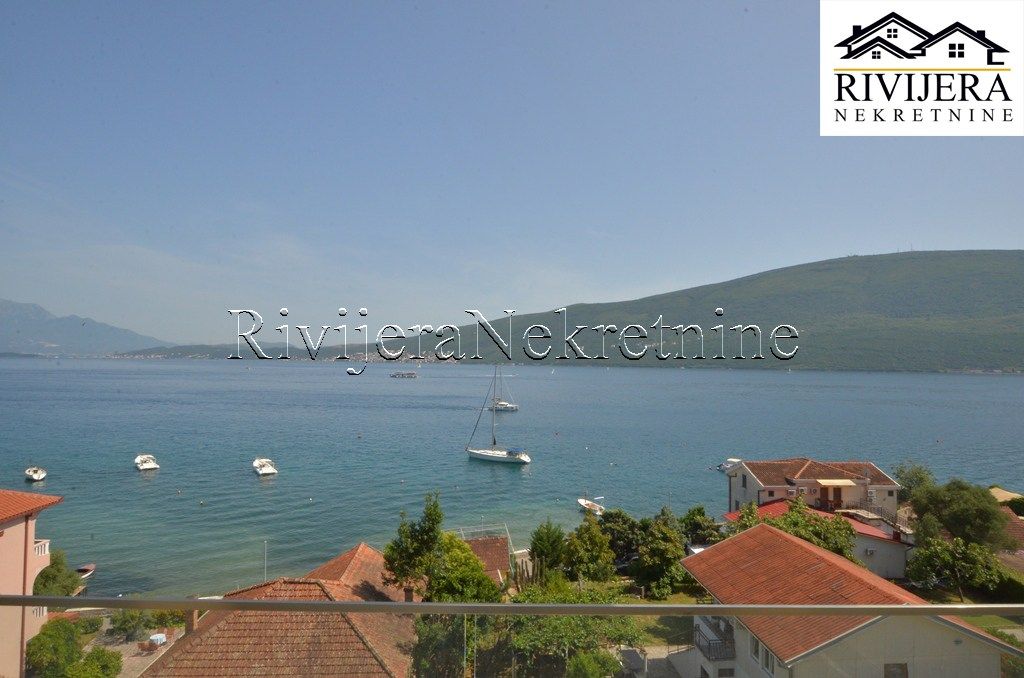 Appartement à Herceg-Novi, Monténégro, 68 m² - image 1