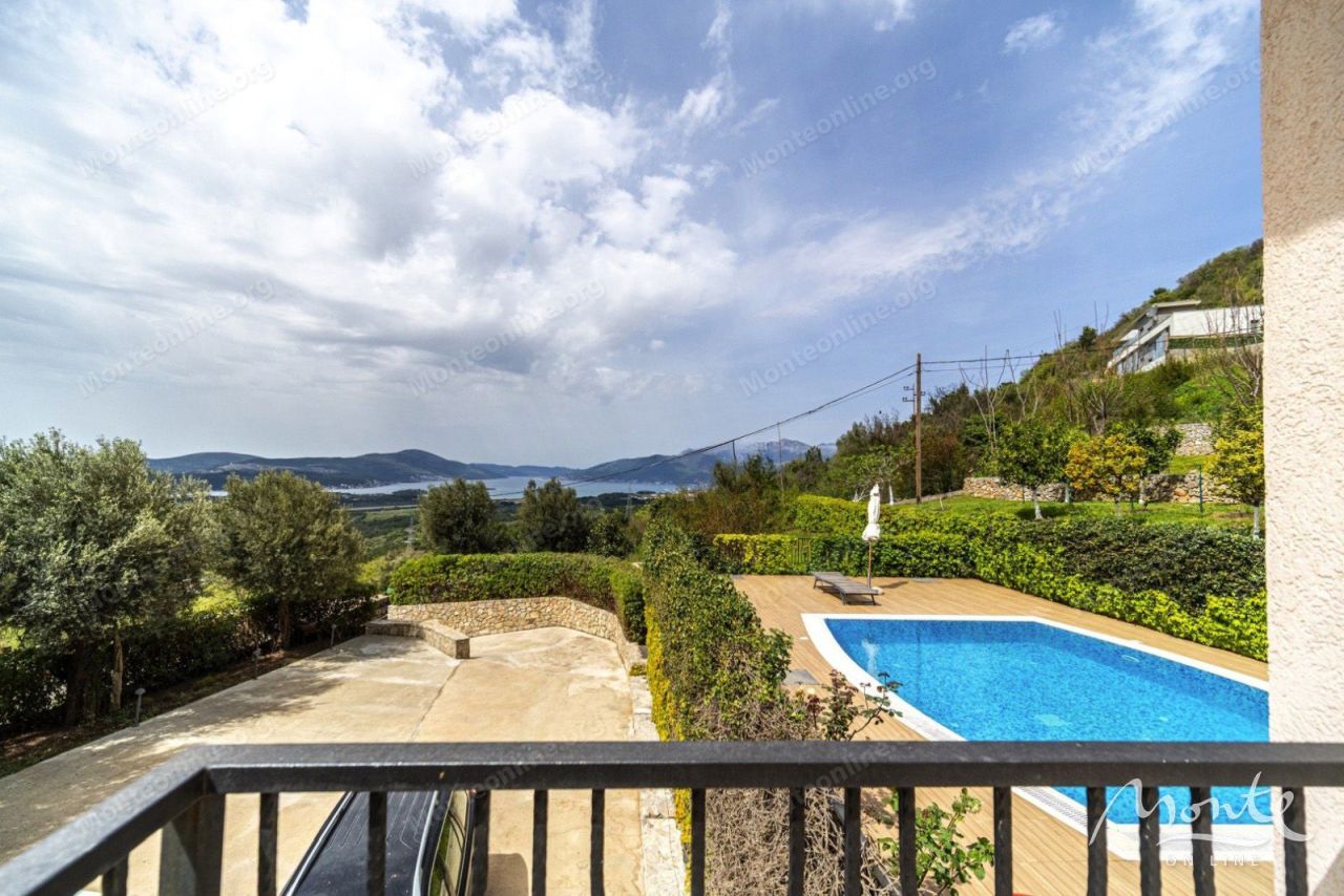 House in Tivat, Montenegro, 181 m² - picture 1