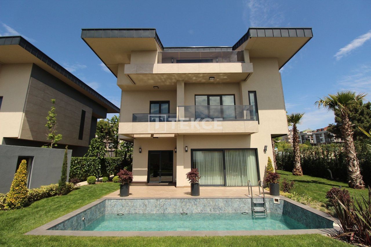 Villa in Beylikduzu, Turkey, 290 m² - picture 1