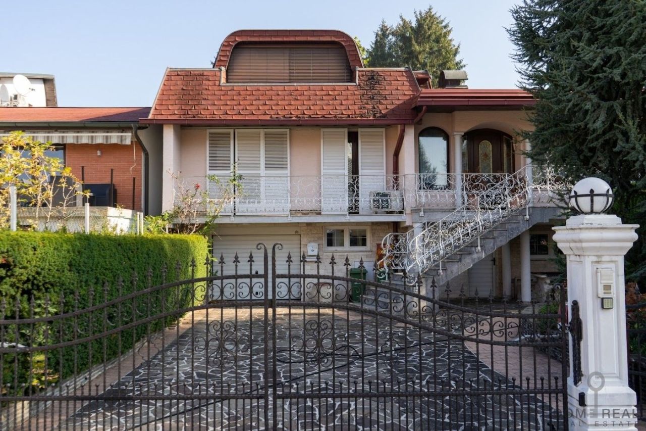 House in Celje, Slovenia, 354 m² - picture 1