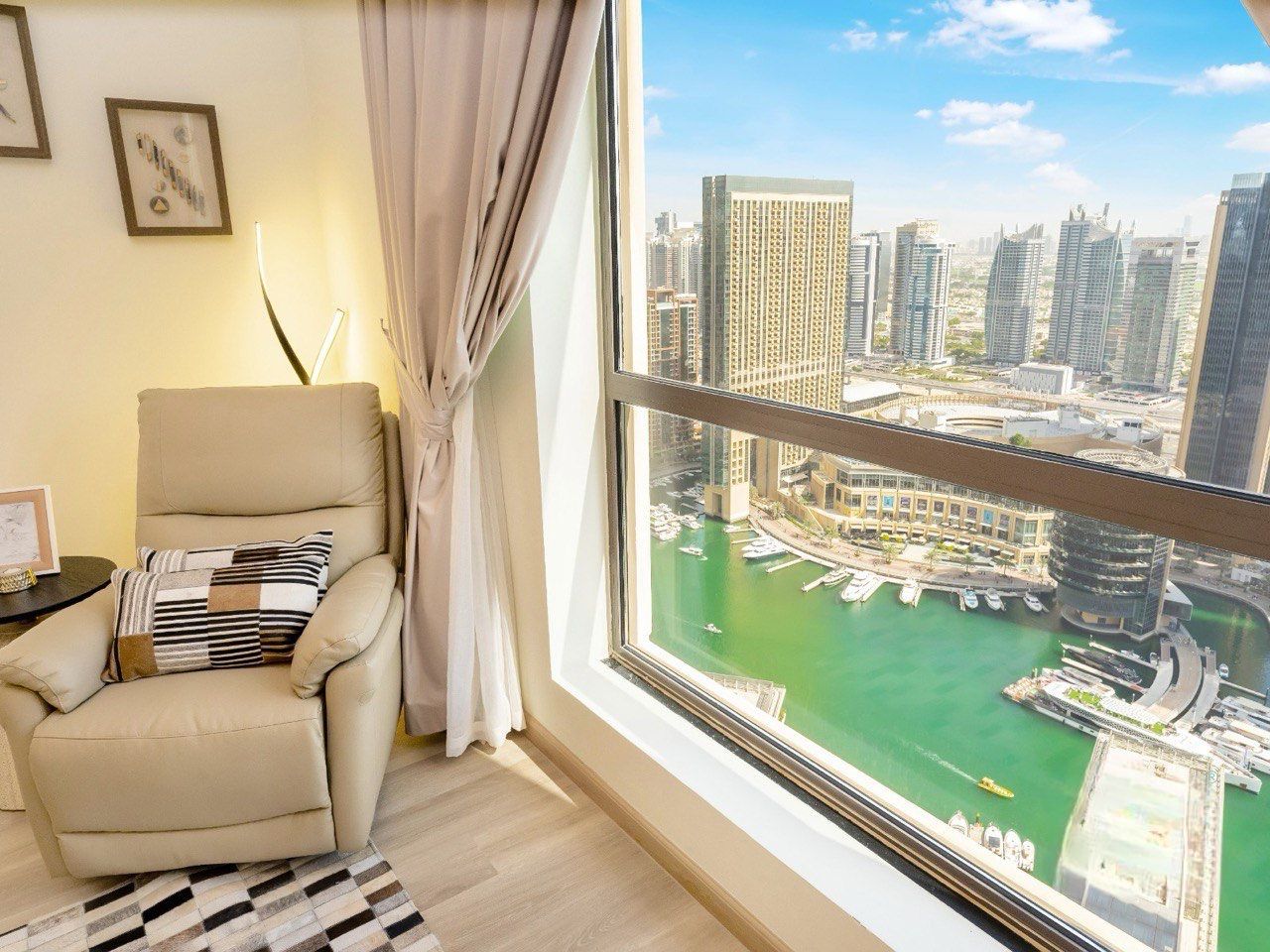 Flat in Dubai, UAE, 120 m² - picture 1