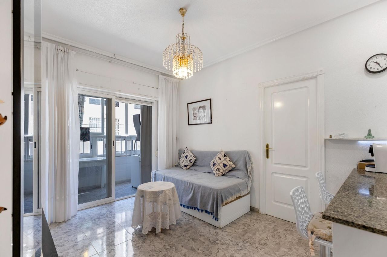 Appartamento a Torrevieja, Spagna, 58 m² - foto 2