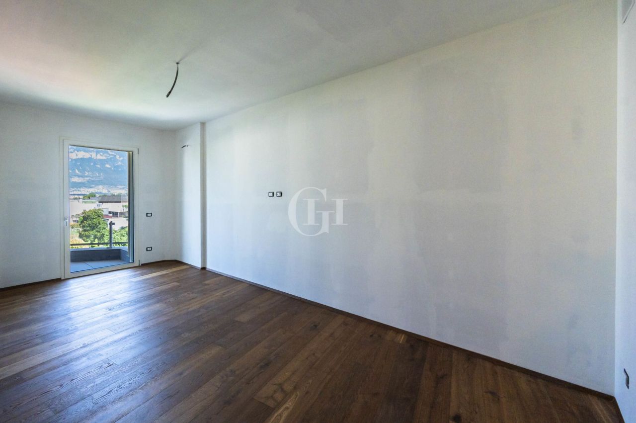 Ático por Lago Iseo, Italia, 226 m² - imagen 12