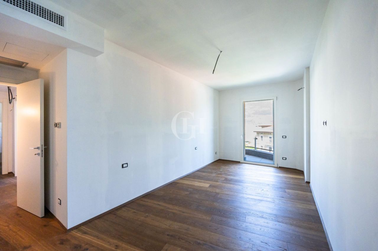 Ático por Lago Iseo, Italia, 226 m² - imagen 13