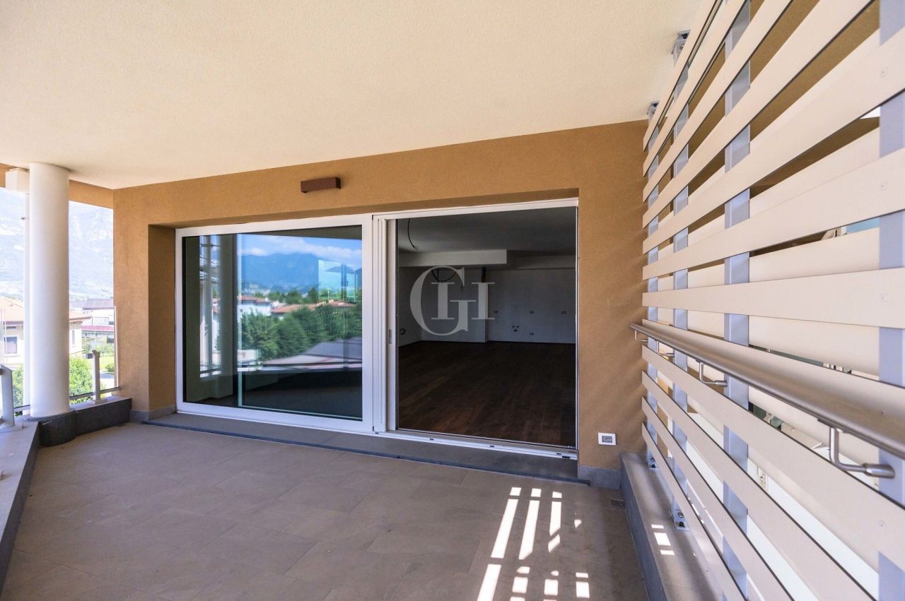 Ático por Lago Iseo, Italia, 226 m² - imagen 11