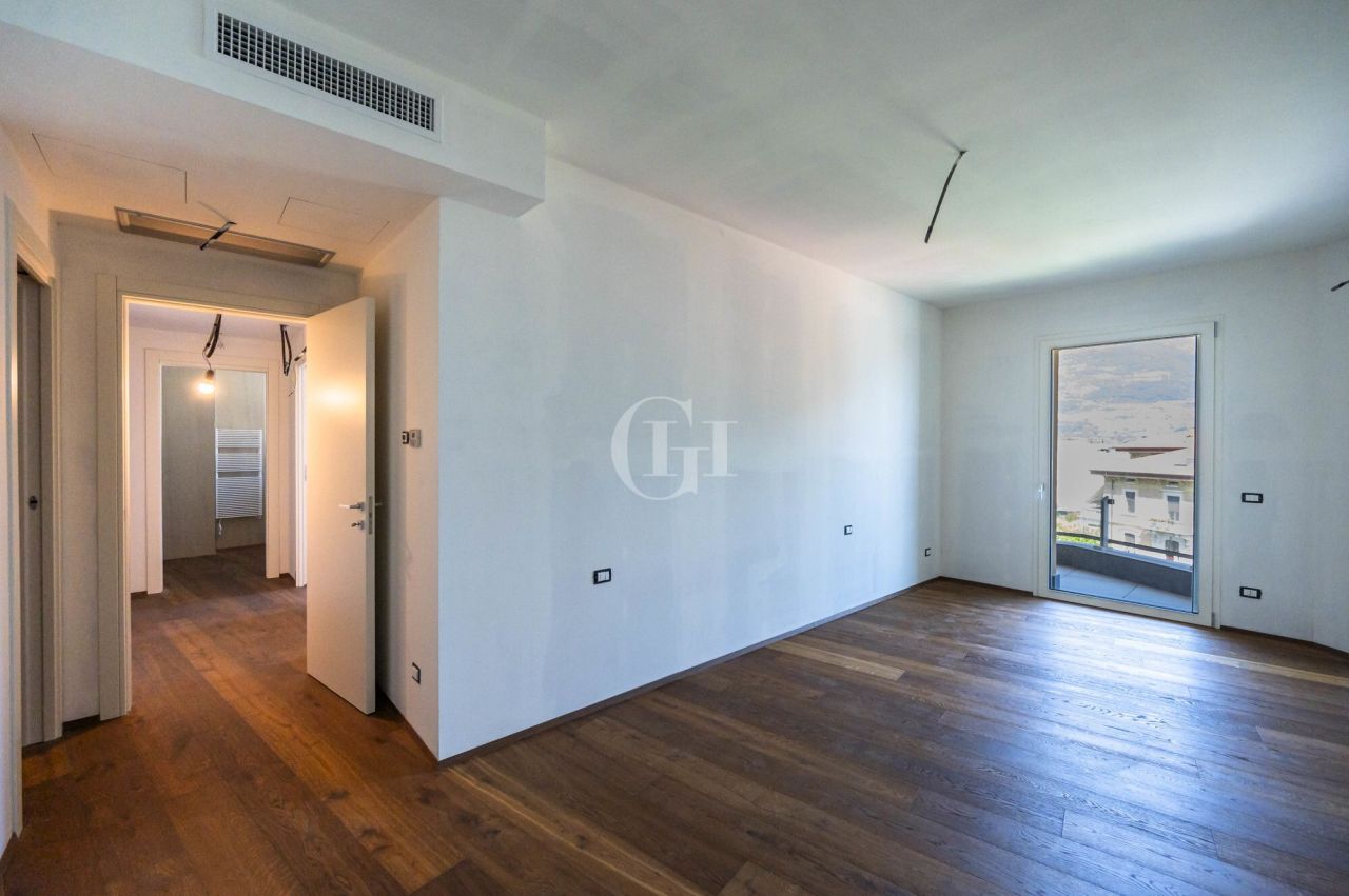 Ático por Lago Iseo, Italia, 226 m² - imagen 14