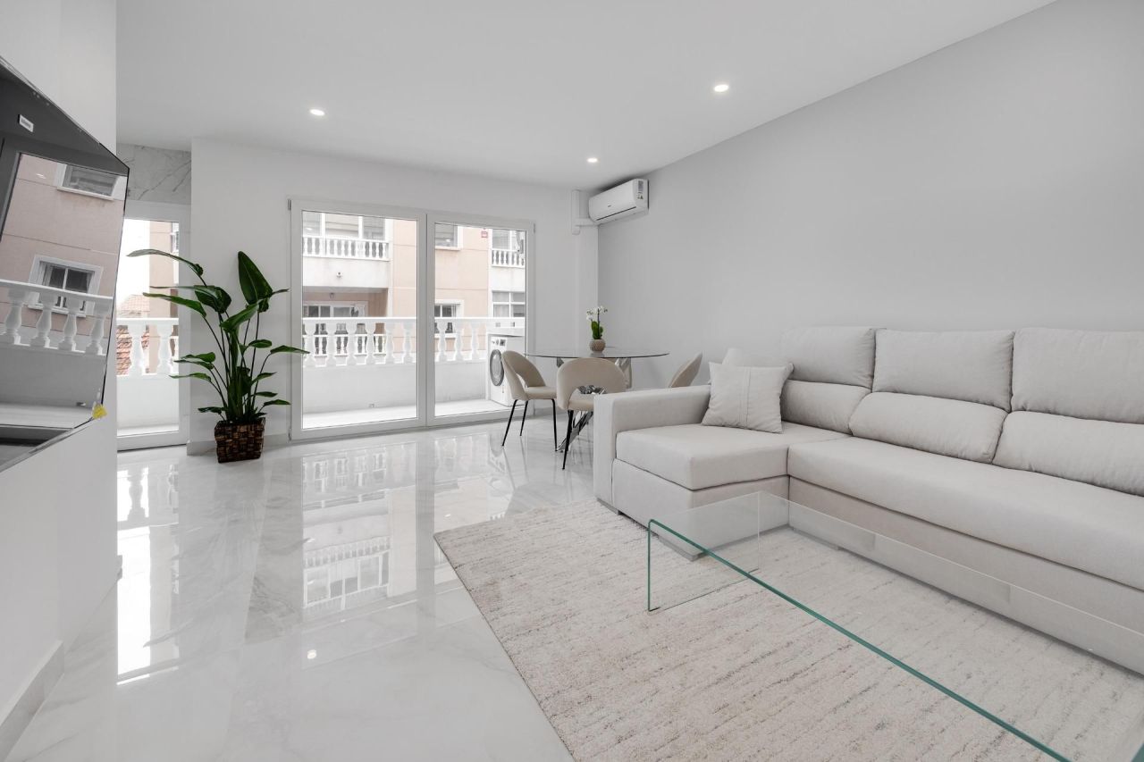 Piso en Torrevieja, España, 90 m² - imagen 1