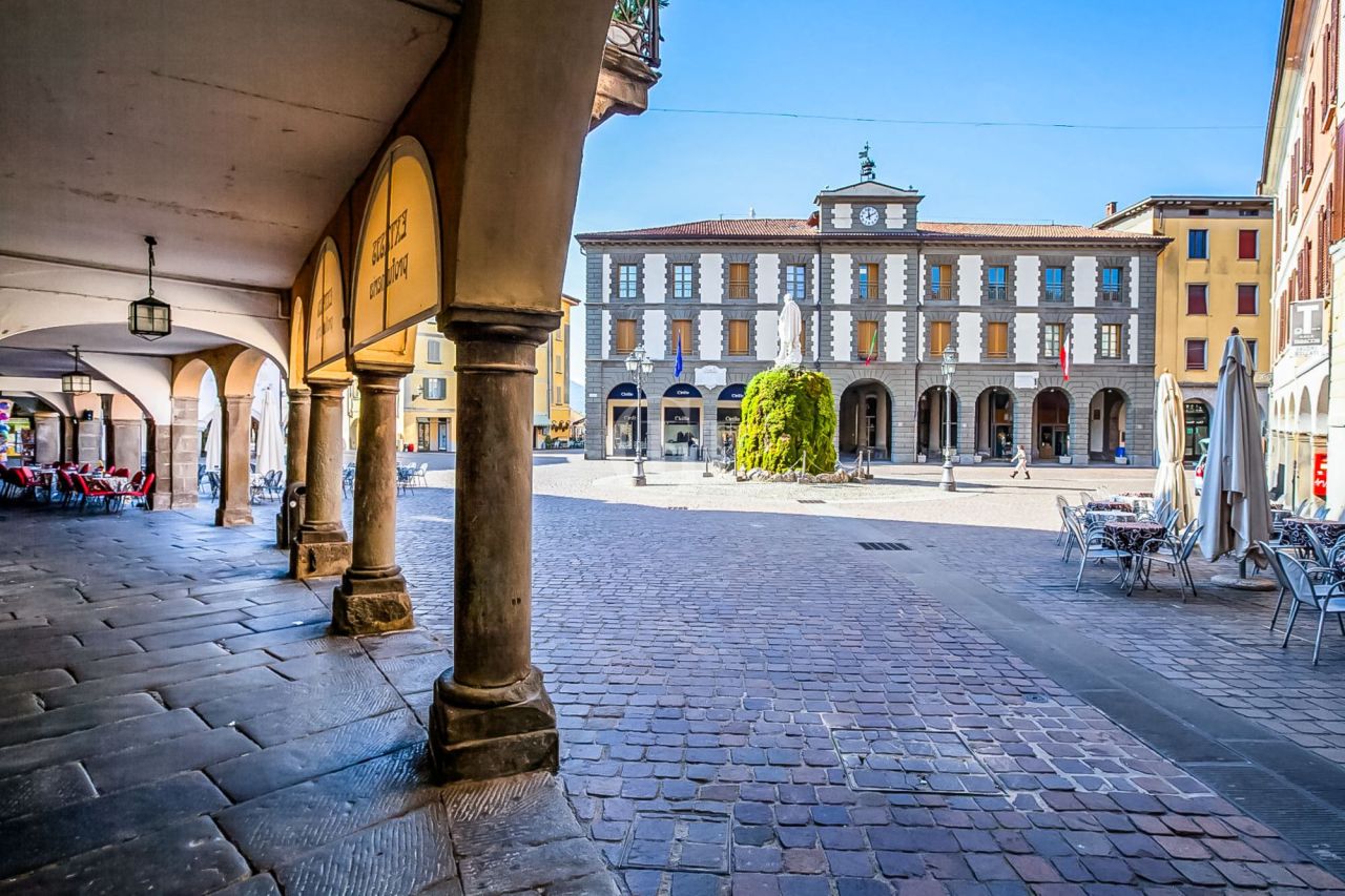Casa di reddito sul Lago d'Iseo, Italia, 600 m² - foto 8