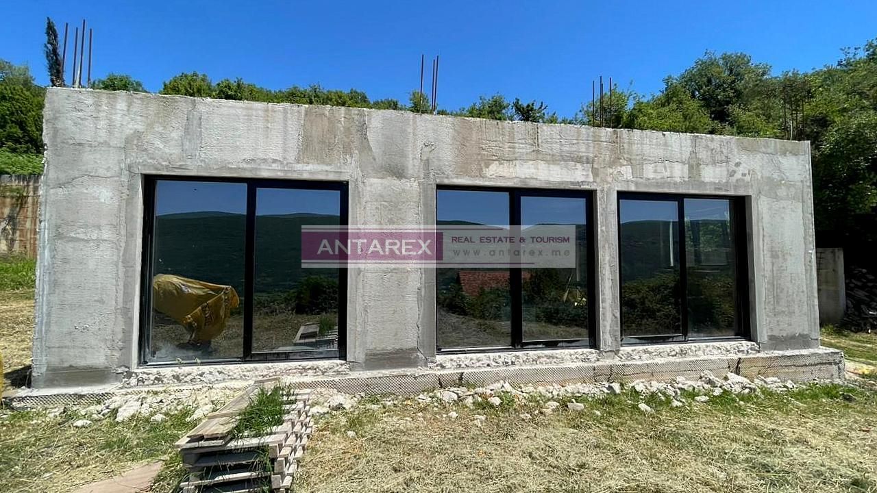 Villa en Herceg-Novi, Montenegro, 90 m² - imagen 2