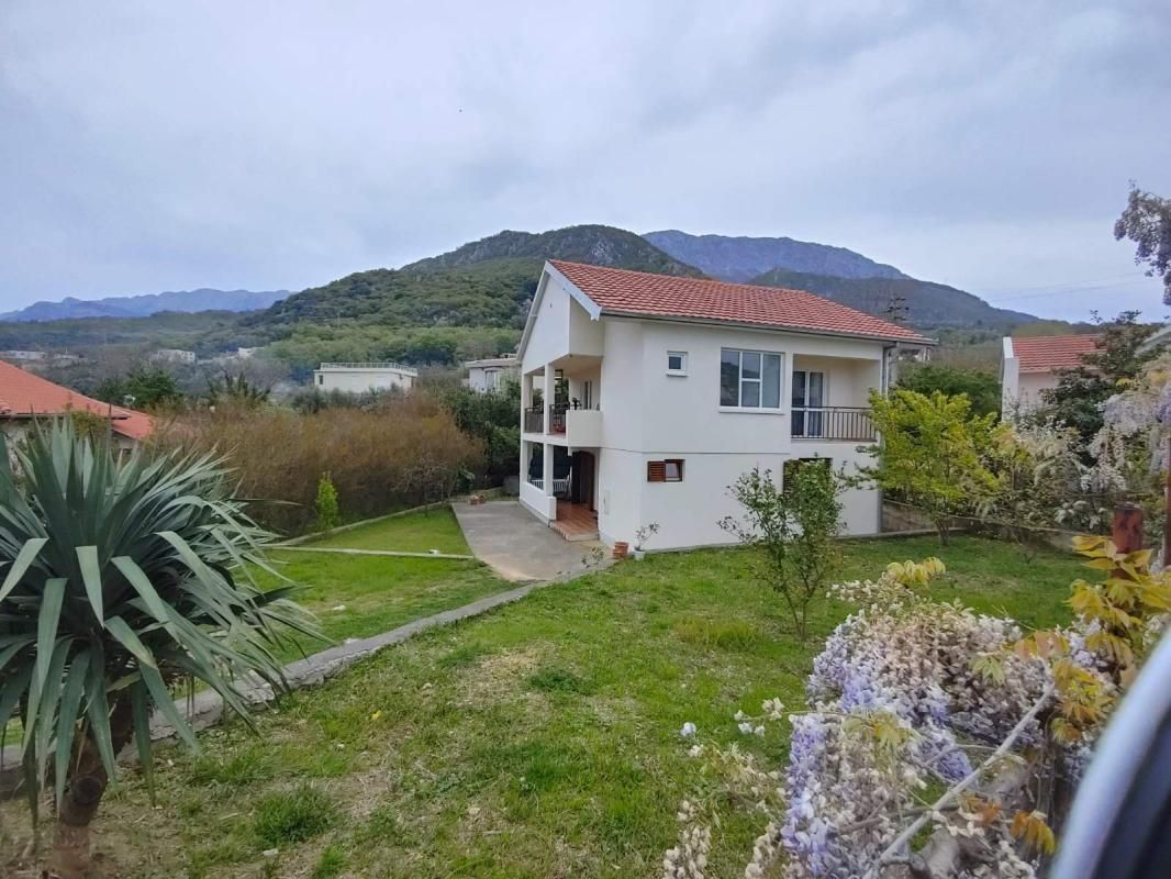 Maison à Dobra Voda, Monténégro, 180 m² - image 1