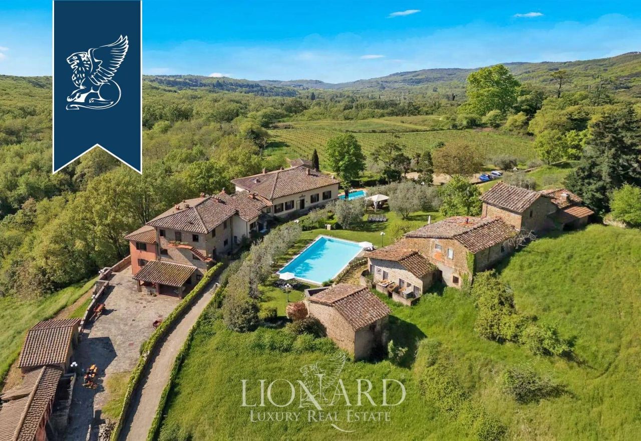 Granja en Greve in Chianti, Italia, 1 900 m² - imagen 1