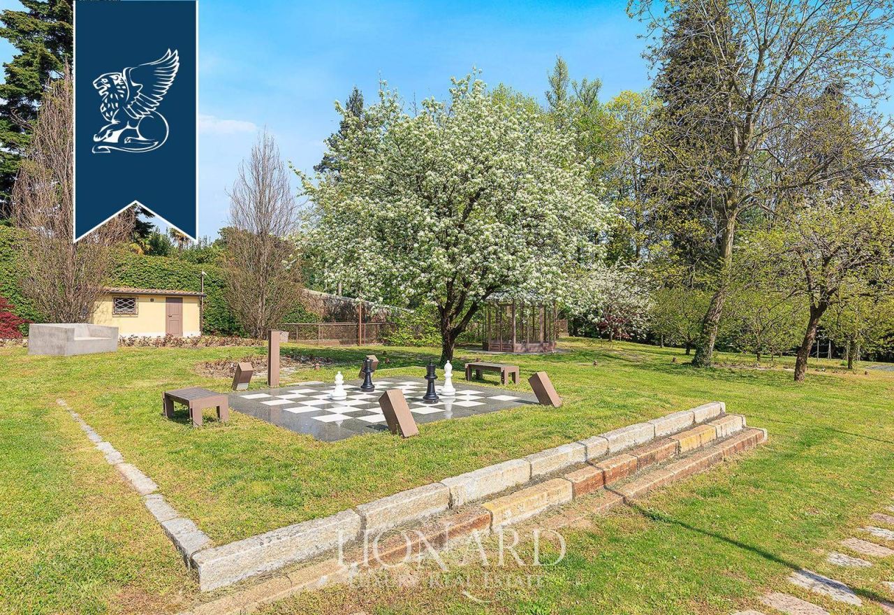 Villa en Erba, Italia, 2 520 m² - imagen 10