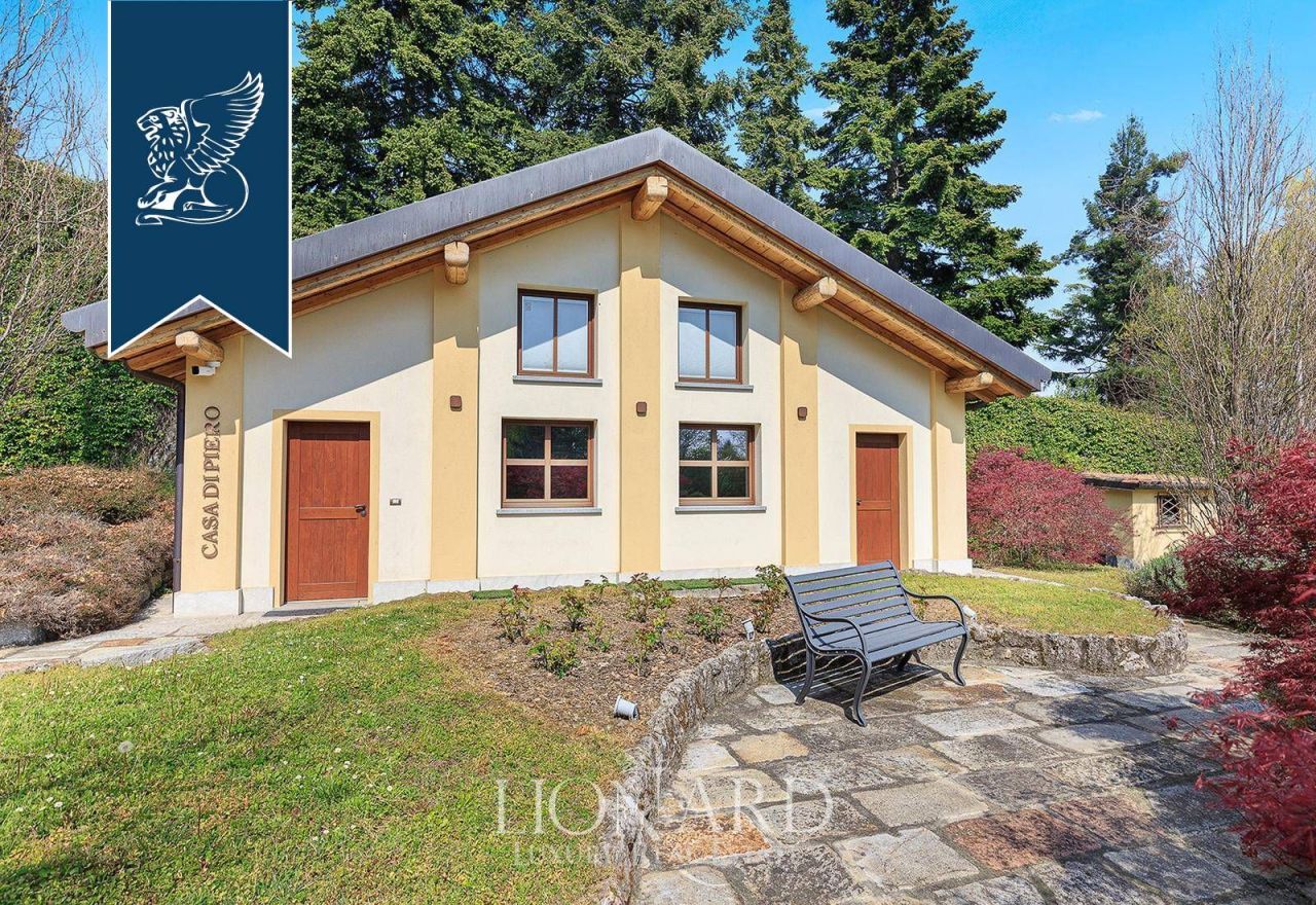 Villa en Erba, Italia, 2 520 m² - imagen 12