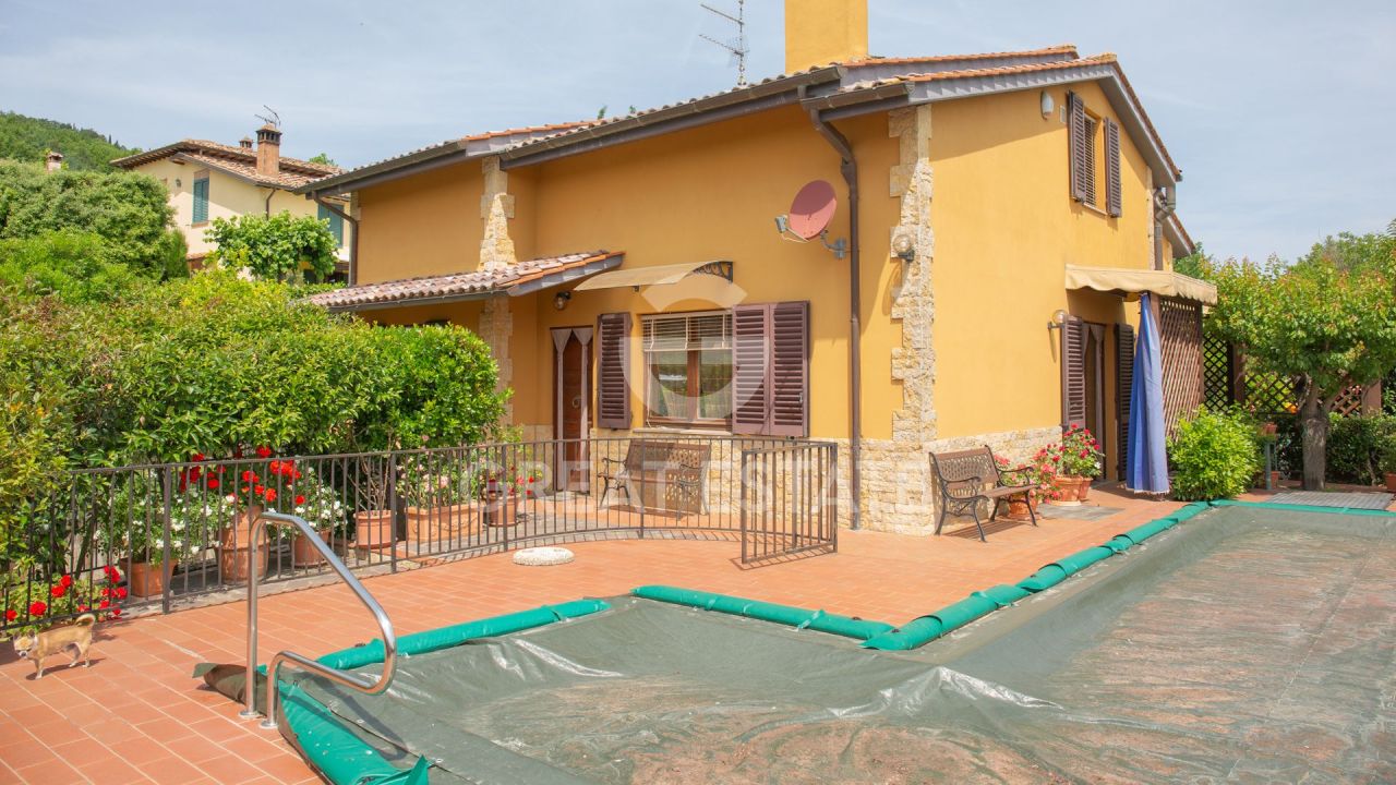 Villa in Sarteano, Italien, 304.6 m² - Foto 1