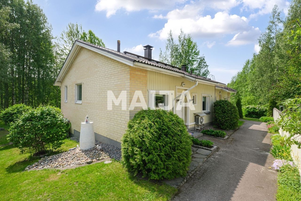Maison à Vantaa, Finlande, 125 m² - image 1