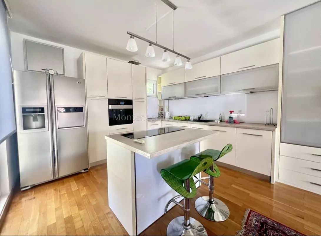 Appartement à Sveti Stefan, Monténégro, 70 m² - image 1