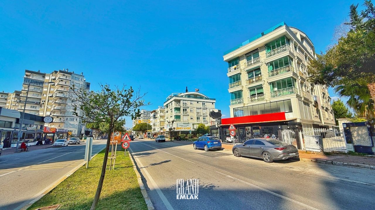 Biens commerciaux à Antalya, Turquie, 450 m² - image 1